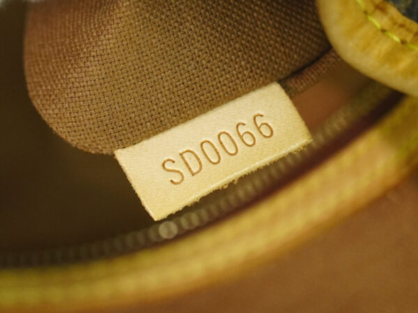 Louis Vuitton Batignolles  Canvas Tote Bag - Image 10