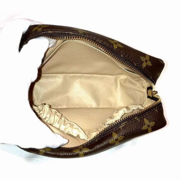 Louis Vuitton Trousse De Toilette 18  Canvas Clutch Bag - Image 5