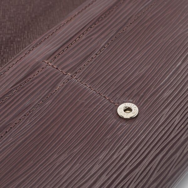 Louis Vuitton Quetsche Epi Leather Sarah Wallet - Image 6