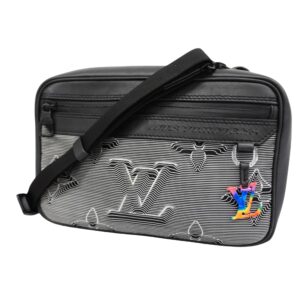 Louis Vuitton Messenger  Leather Shoulder Bag