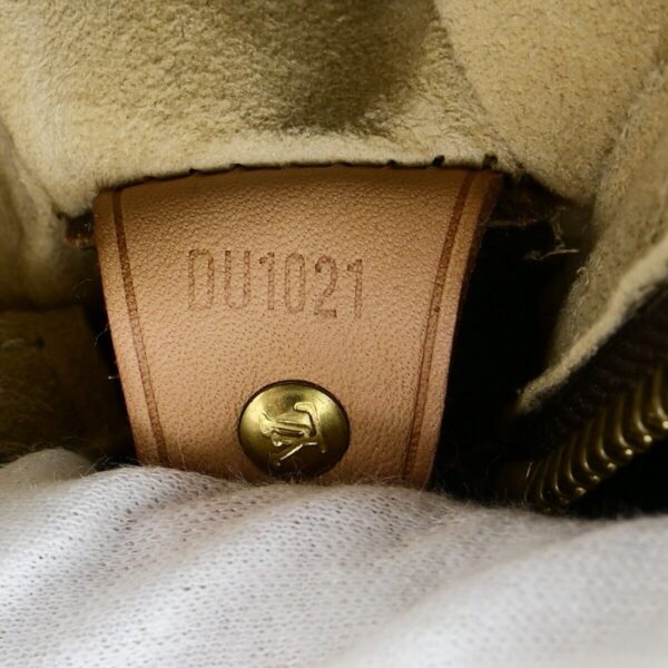Louis Vuitton Looping Gm  Canvas Shoulder Bag - Image 6