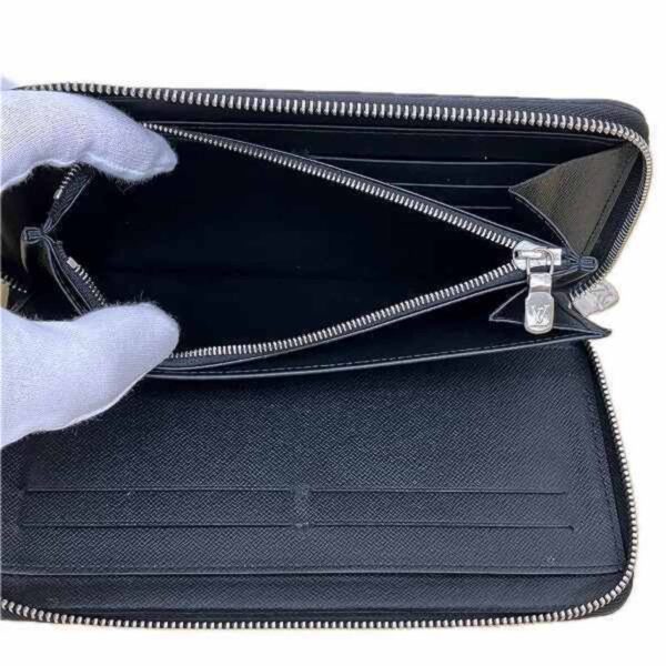 Louis Vuitton Zippy Organizer  Leather Wallet - Image 4