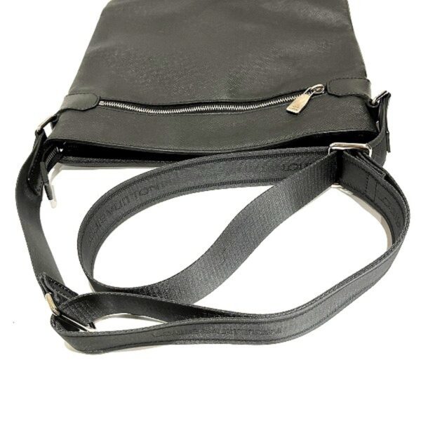 Louis Vuitton Sasha  Leather Shoulder Bag - Image 4