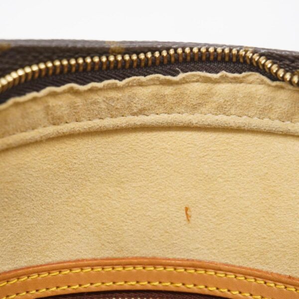 Louis Vuitton Looping Gm  Canvas Shoulder Bag - Image 5